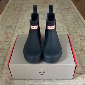 Hunter Navy Blue “Chelsea” Ankle Rain Boots (US Size 8)